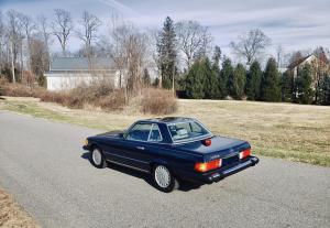 Mercedes-Benz 560 SL 1986 года  (NA)